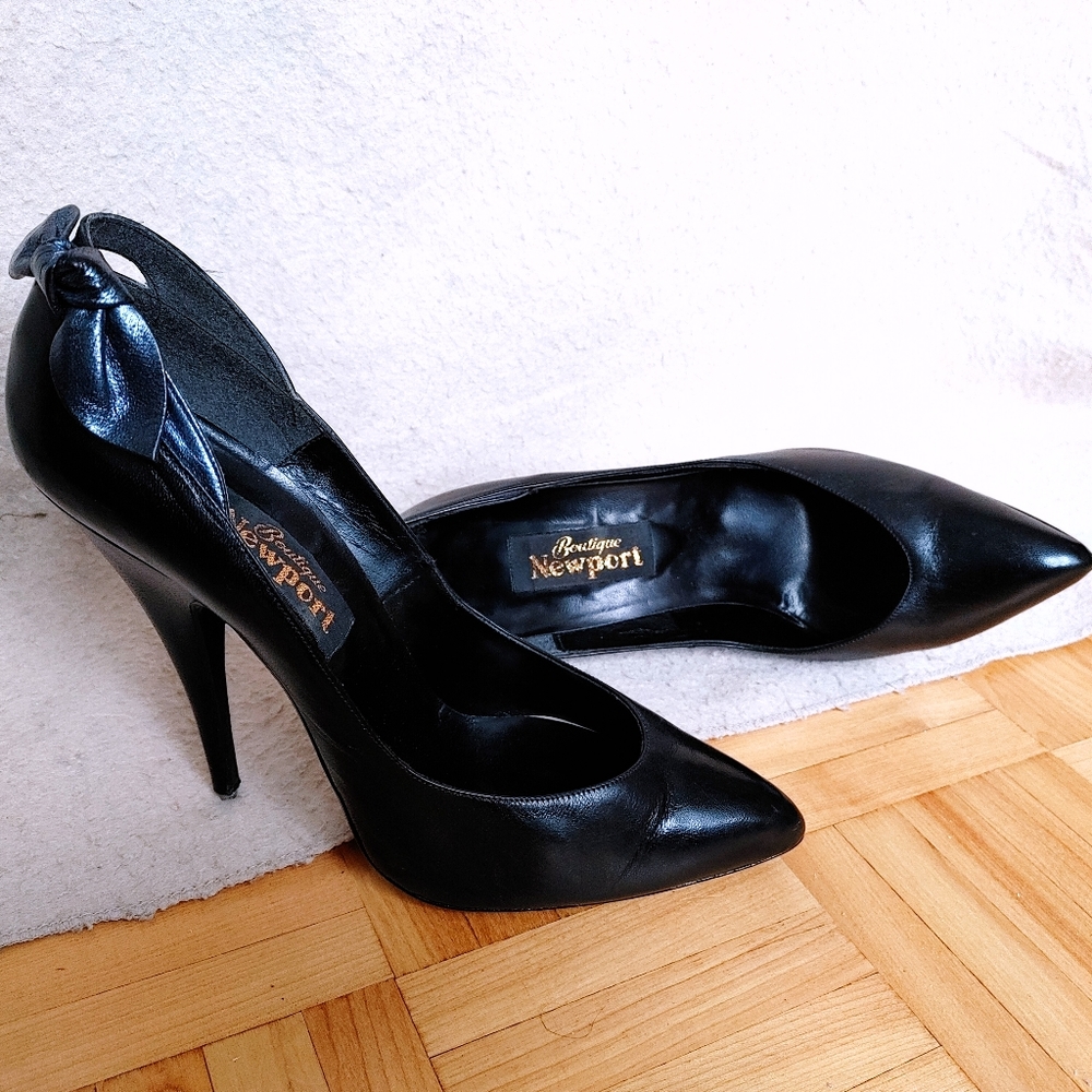 Black pumps - heel tips need replacement